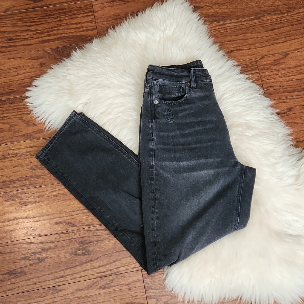 American Eagle Outfitters Mom Straight Leg Jeans